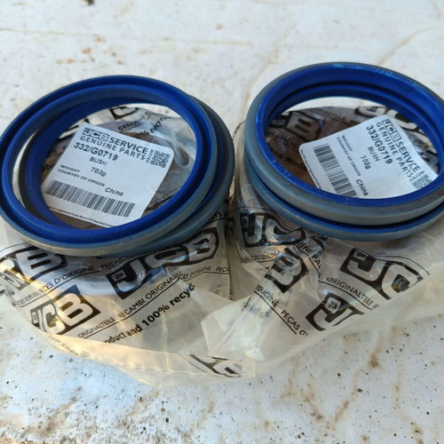 JCB 4CX spare parts central rings and seals new