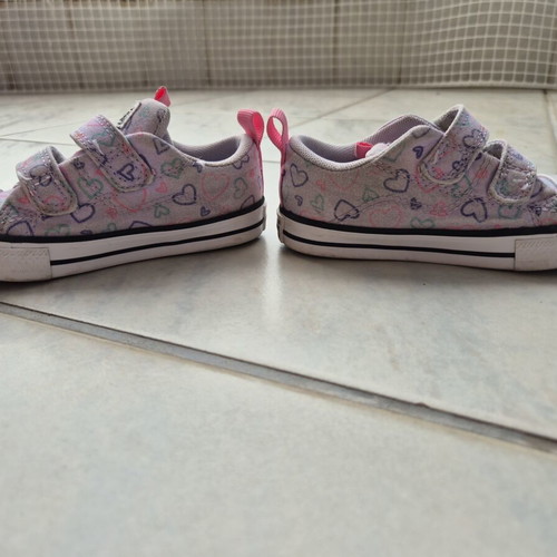 Converse All Star Rave Lilac Shoes with Hearts and Velcro Closure like new