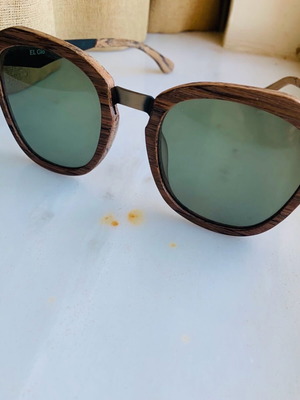 Women's sunglasses with wooden frame like new