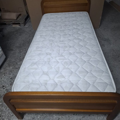 Bed with mattress like new, 200x99 cm
