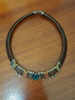 Vintage women's necklace with stones like new