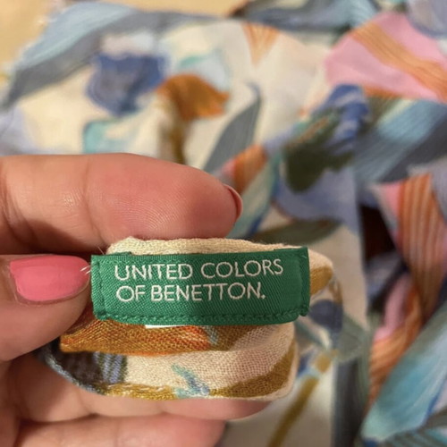 Benetton spring scarf like new, multicolored