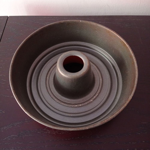 Large cake pan used, good condition