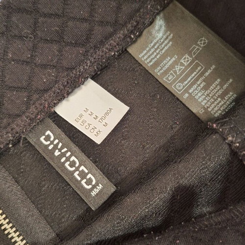 Divided by H&M black quilted skirt used size M
