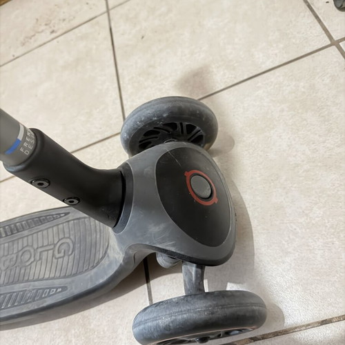 Globber Master Lights Foldable Kids Scooter like new with LED lights