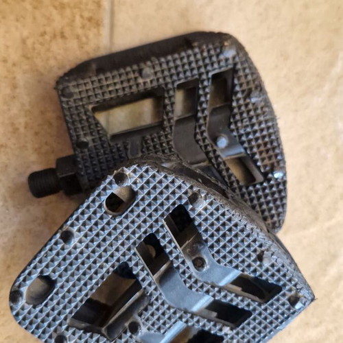 Bicycle pedals