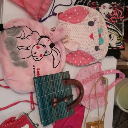 Girls bags used, pack of 9 pieces
