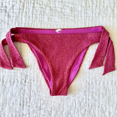 Textured Fuchsia Tie Side Bikini Bottom like new, S-M