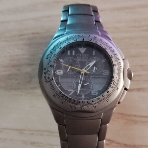 Citizen Ecodrive Skyhawk Titanium watch like new, gray