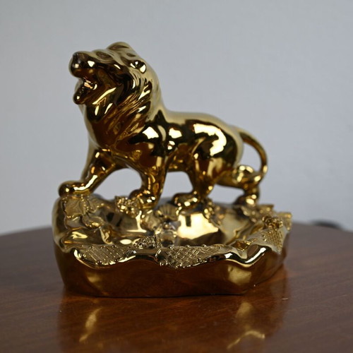 Gold Ceramic Lion Decorative Figurine like new, 16 cm