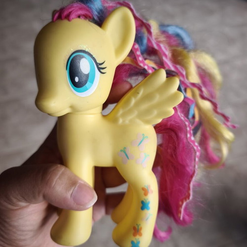 My Little Pony Fluttershy Styling Strands G4 figure, Hasbro