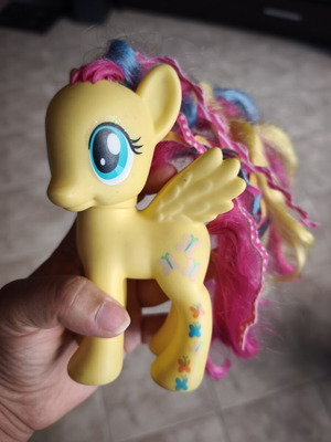 My Little Pony Fluttershy Styling Strands G4 figure, Hasbro