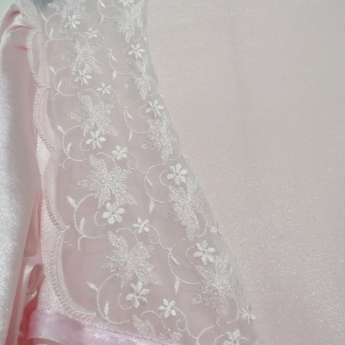 Jeannette lingerie satin robe pink like new, size M/L