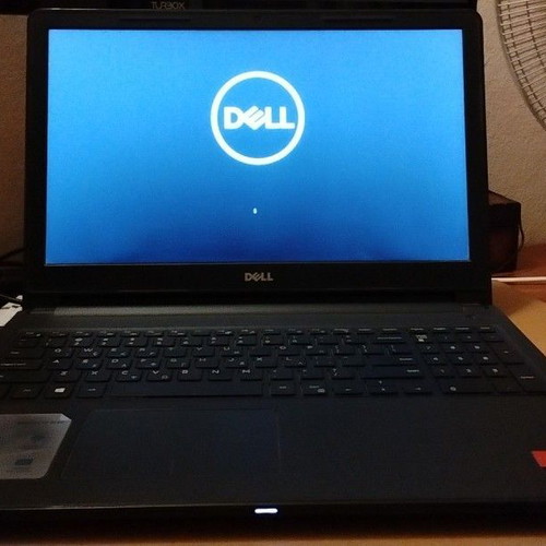 Dell Inspiron 3576 laptop i5 8250U 8GB RAM 750GB HDD AMD Radeon 520