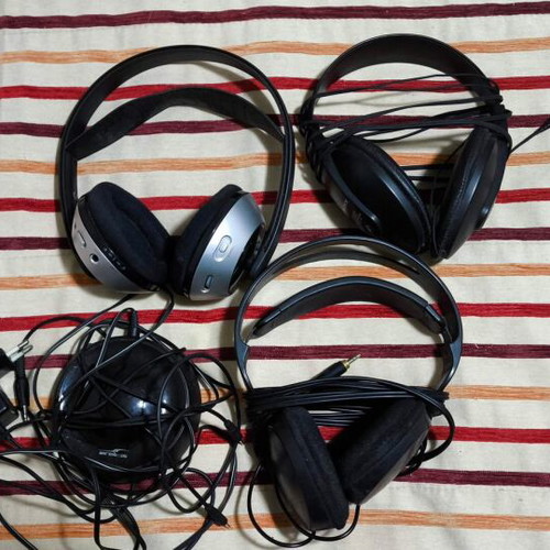Sony and Philips headphones used, 3 pieces, wired