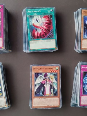 Yu-Gi-Oh! 500 κάρτες bulk σαν καινούργιο, περισσότερες από Age of Overlord, χωρίς holo