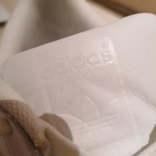 Αθλητικά δερμάτινα Adidas μεταχειρισμένα, μέγεθος 38, άσπρα