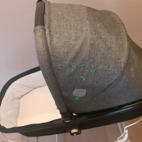 Baby bassinet used with missing top part with zipper