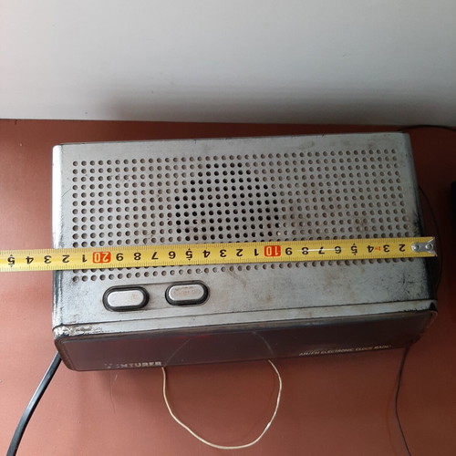 Vintage clock radios from the 70s used, pack of two