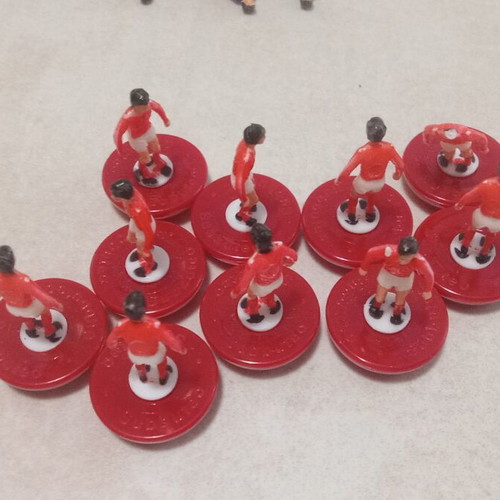 Subbuteo Hasbro Ref 001 figures used, missing goalkeeper and damaged player