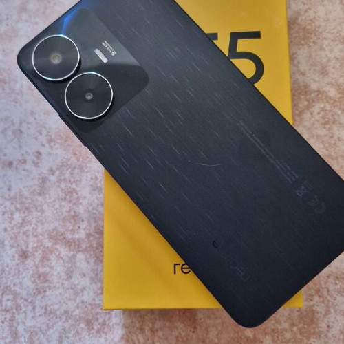 Realme C55 like new with 128GB and case