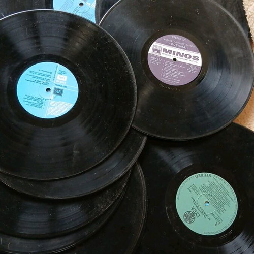Vinyl used, 17 double records Greek rock entechno