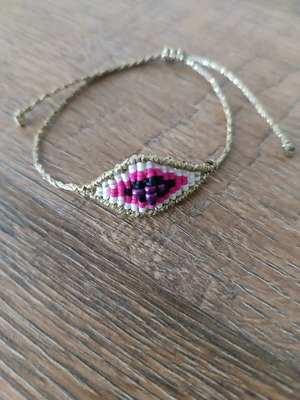 Macrame eye bracelet in fuchsia shade new