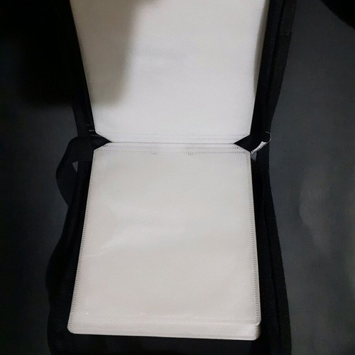 CD, DVD case like new with 14 double-sided sleeves