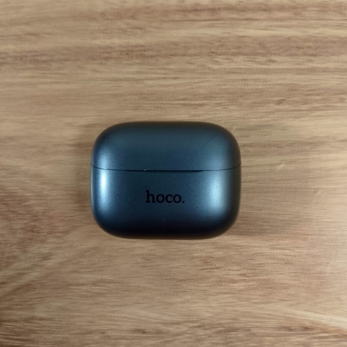 Hoco black wireless earbuds with charging case