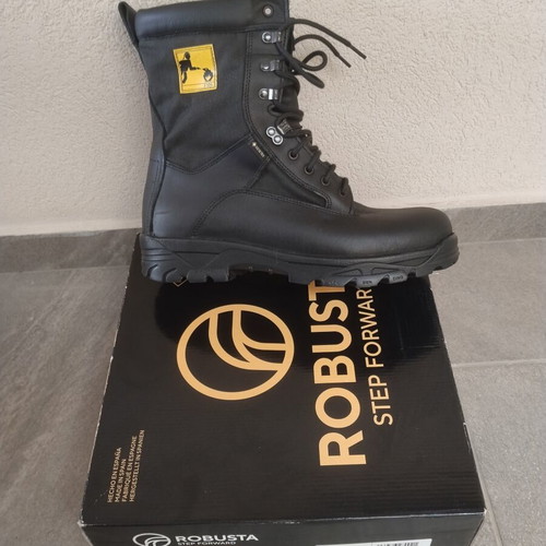 Robusta boots new