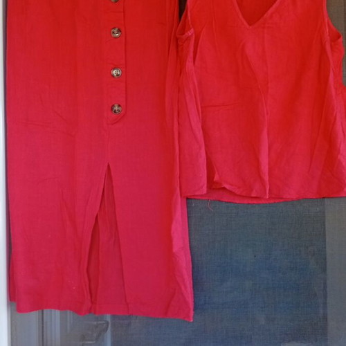 Emery Rose skirt and blouse set like new, size large, red