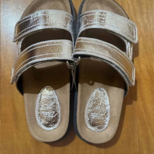 Zara flat metallic silver sandals like new, size 37