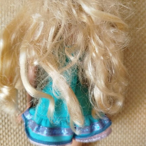 Barbie Chic Summer doll like new with ruffled dress and glitter trim