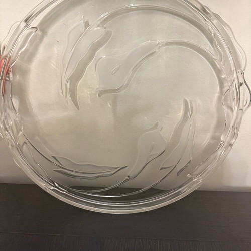 Glass tray with calla lily design like new, 32cm diameter
