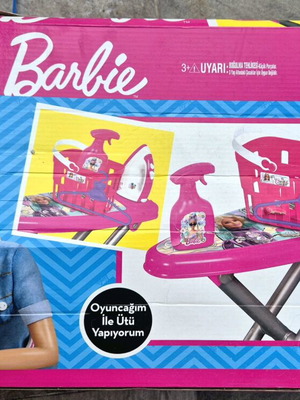 Barbie σιδερωτήριο μεταχειρισμένο, πλήρες με σιδερώστρα και εξαρτήματα