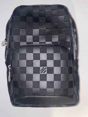 Louis Vuitton τσαντάκι χιαστί μαύρο σαν καινούργιο