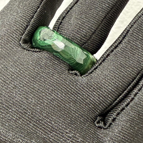 Malachite ring new, elegant design for queen
