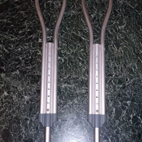 Aluminum children's crutches adjustable height like new