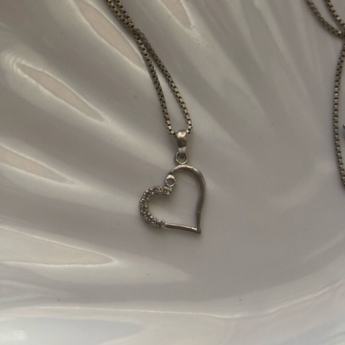 Silver necklace new with heart pendant