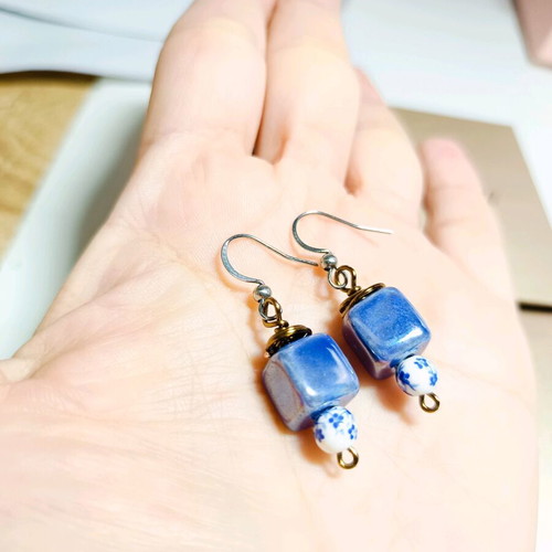 Vintage earrings with ceramic beads new, blue and white