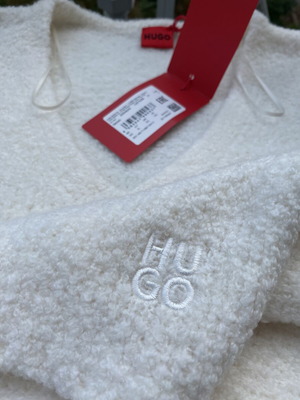 Hugo Boss white sweater new, size XL