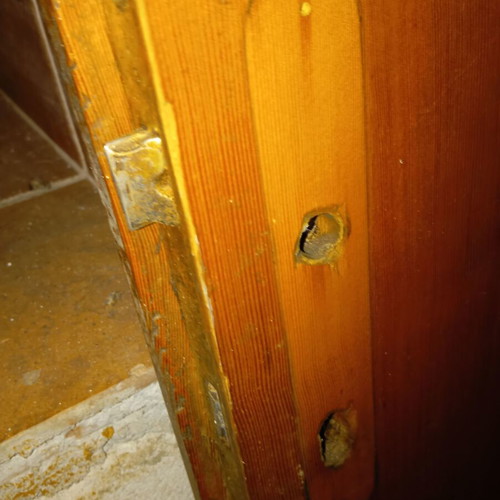 2 Oregon interior doors used with solid wood frames 9 cm