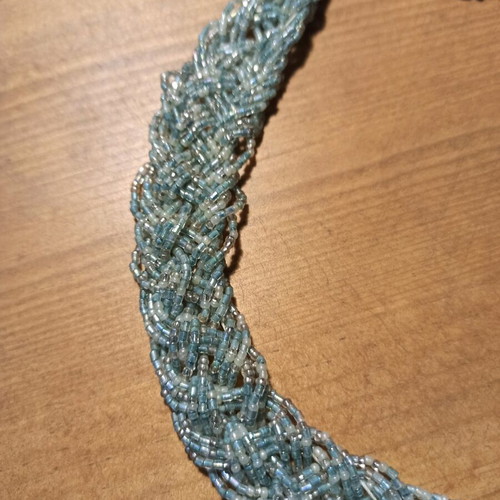 Beaded necklace like new, turquoise