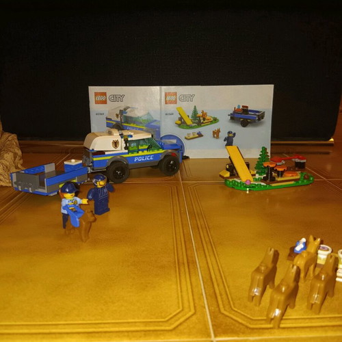 Lego City like new with instructions, missing brush and red piece