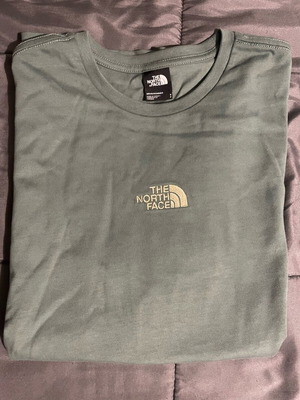 The North Face blouse new, size Small, green
