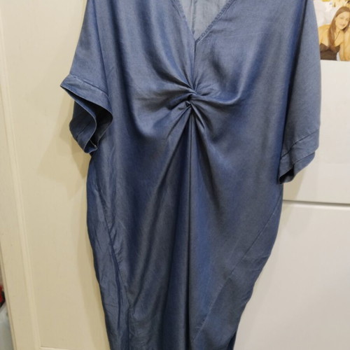 Plus size dress like new