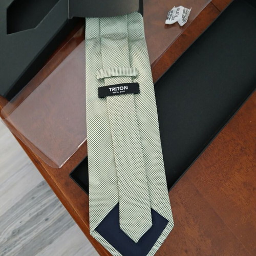 Triton silk tie new turquoise in box
