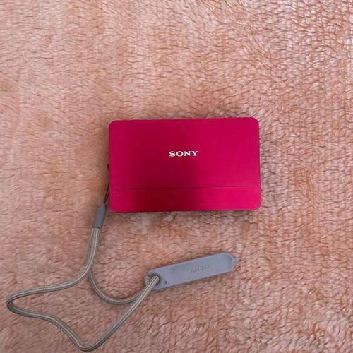 Cyber-shot DSC-T700 camera pink like new with Carl Zeiss lens