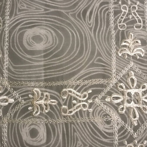Lace table linens set like new, 4 pieces