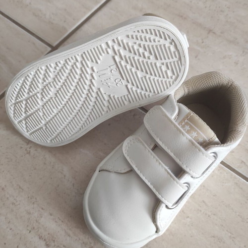 H&M sneakers white like new, sizes 20-21